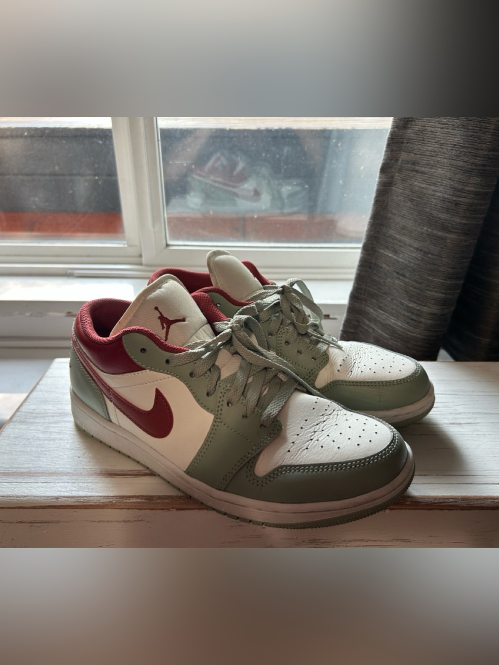 Jordan Low-Top Sneakers (White, Olive & Maroon)